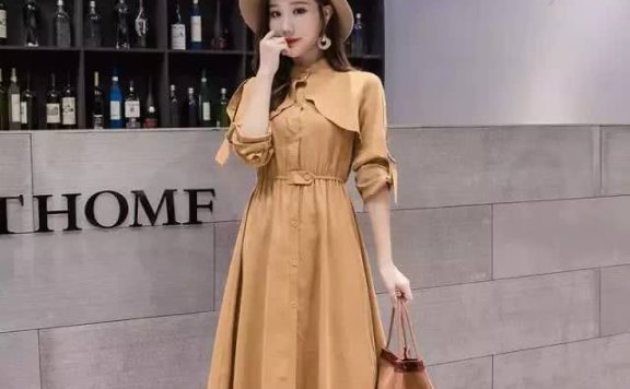 梨形身材试试中长款风衣，遮住臀部和大腿还超显瘦