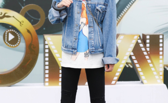 何花换上无痕裤，这长腿也太吸睛了吧