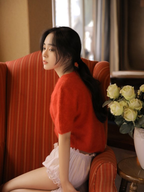 白皙高颜值好身材美女性感翘臀美腿撩人图片