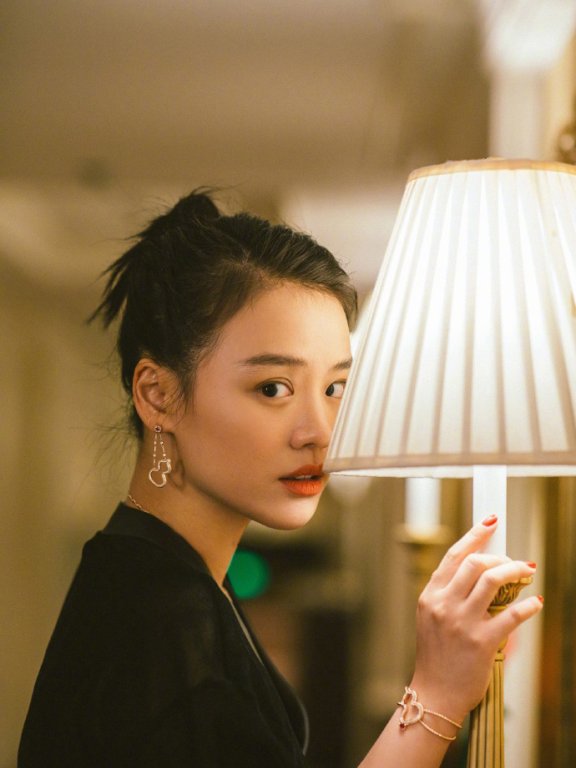 马思纯北京品牌活动照性感图片