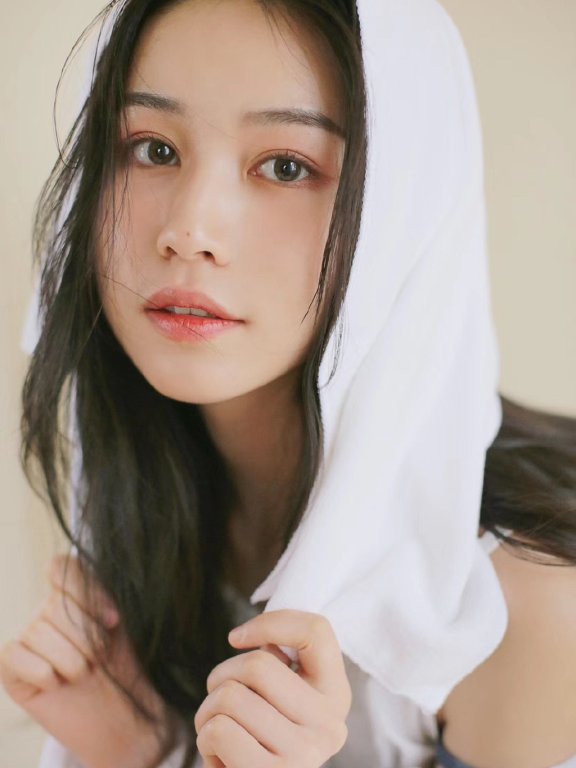 极品校花美女白皙性感美腿写真