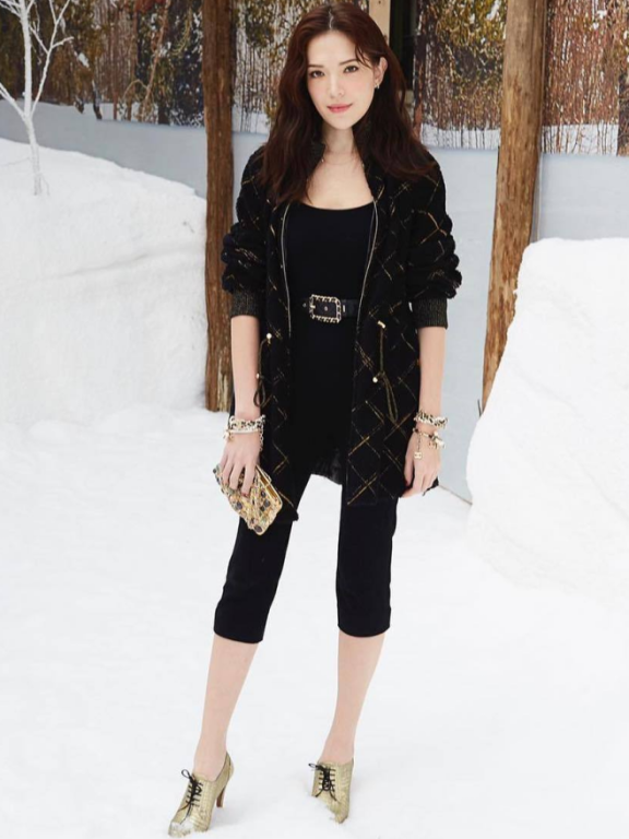 知性美女许玮宁穿6分裤秀出辣椒腿!逆生长太有女人味