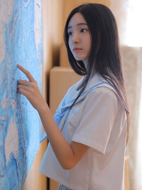 学生制服美女撩人小短裙写真图片