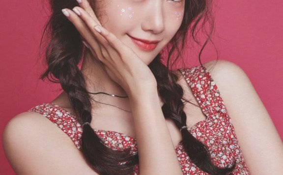 美女林允儿和鞠婧祎同是星星妆造型,不是年轻就能赢!