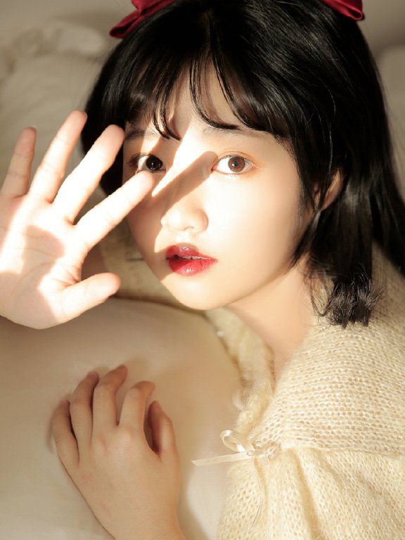 娃娃脸萝莉美女性感诱人写真图片