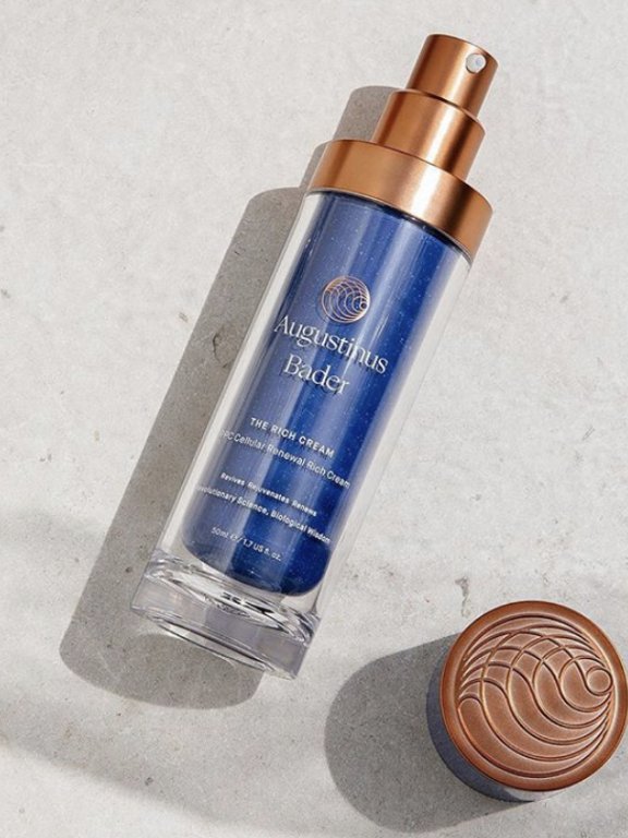 VB x AB跨界首发妆前乳霜，开启润光好命肌