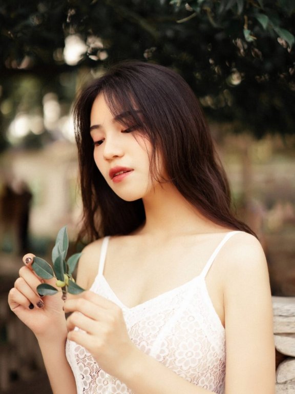 古典蕾丝美女吊带长裙养眼御姐人体艺术户外写真图片