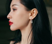 王子文高开叉星空裙性感图片，太有女人味了