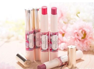 七大平价口红排行榜，好用还不贵上唇光彩迷人
