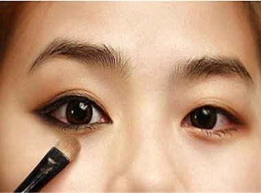 新手化妆的正确步骤一定不要慌 化妆教程简单不费事