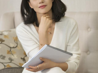 女人别再披头散发了，很显老！今年流行这5种发型，减龄效果好