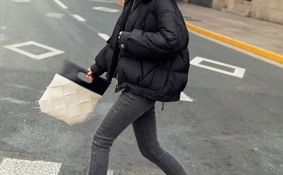 冬天女人要这样穿羽绒服,才显得特别温暖又时尚