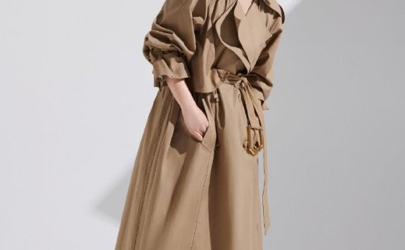 张佳宁穿搭展多面气质 简约大气邻家感十足