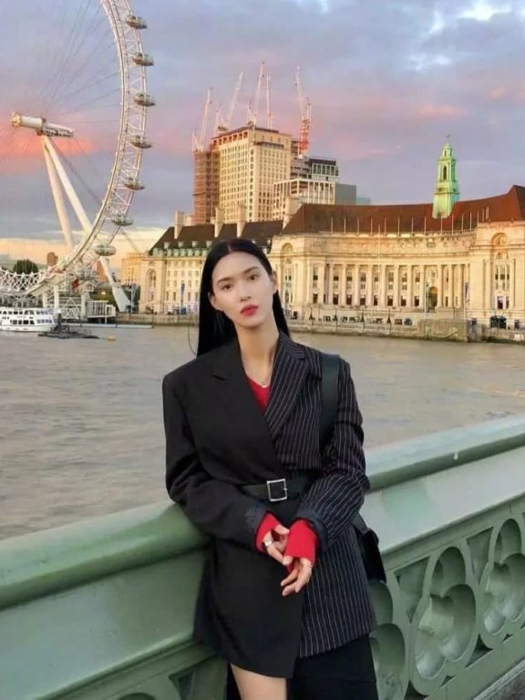 时髦、利落、高级感，这位韩国小姐姐的IG搭配里全都有