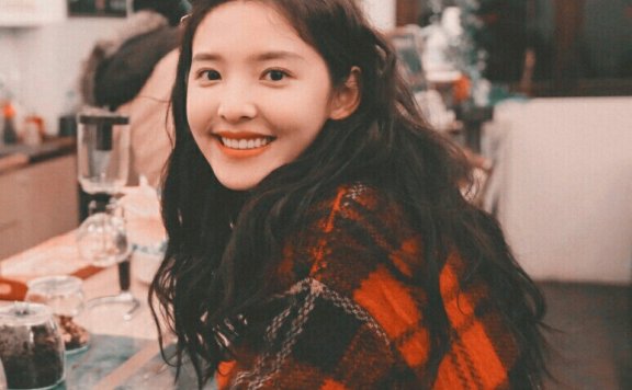 章若楠学历家庭背景如何 相传是高学历人才还是富二代