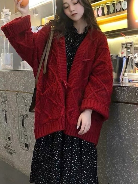 春天红色毛衣怎么穿？和我学穿搭，红红火火过春季