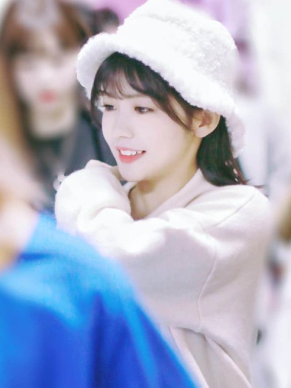 有种甜美叫赖美云的帽子，这样穿搭少女感倍增