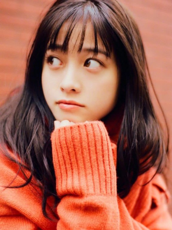 日本女星桥本环奈穿橘色针织衫私服素颜出镜,也太清纯了吧