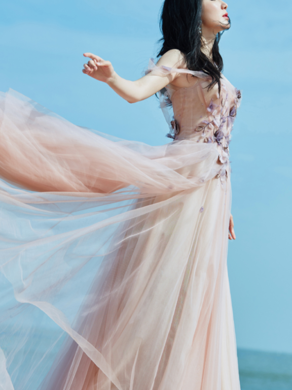 《爱情公寓》美嘉胡一菲十年后“同框”,看到近照:两个都想娶