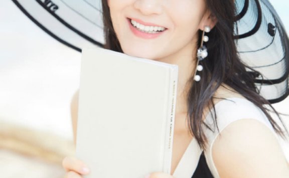 谢娜登《瑞丽》封面,连换6套造型,38岁秒变18岁少女!