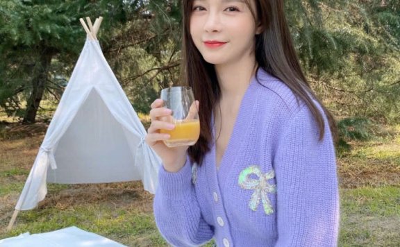 沈梦辰周雨彤示范春日穿搭 不但抢眼还招桃花！堪称行走的直男斩