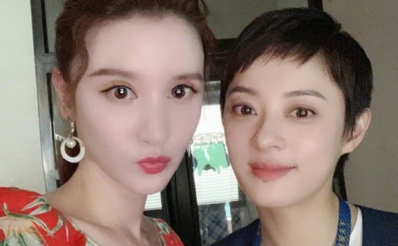 曾夺冠中国小姐?10年前的张萌性感迷人,吊带裙女人味十足