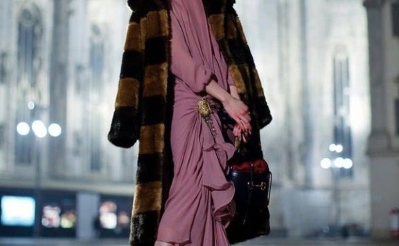 仙女打架！泰国顶级神颜MAI撞衫朴敏英，你更喜欢谁