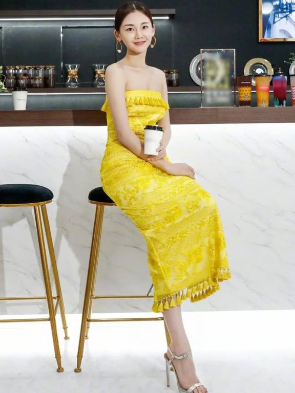 苗苗日常私服时尚穿搭,优雅气质展露无疑