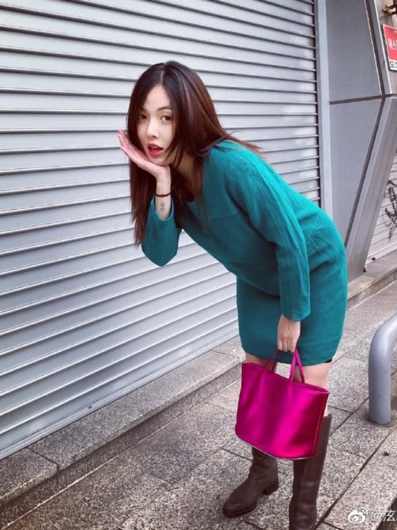 2020流行泫雅的“膝下靴”，显瘦显腿长一流