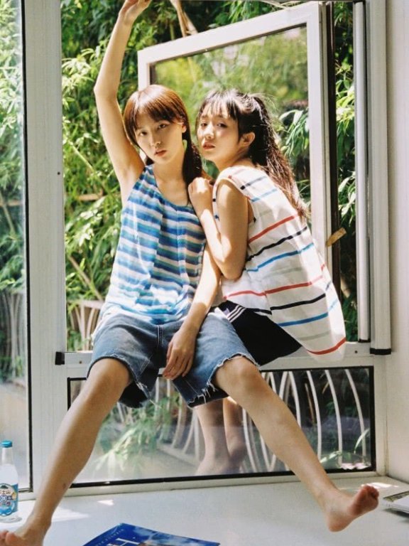 诸葛大力和闺蜜同穿背心,没“内搭”抬起手那刻男生们沸腾了