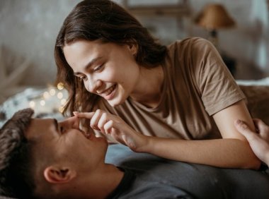 性姿势48式学堂,这6个姿势让你的两性生活更加富有激情