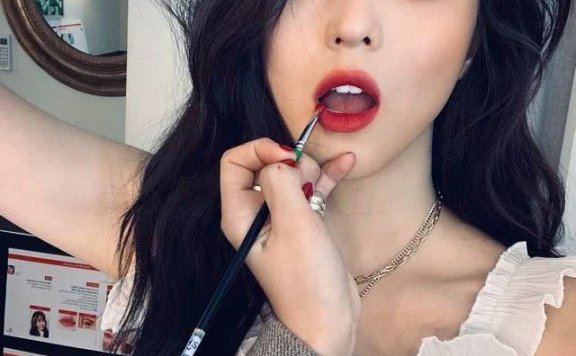 又懒又美，韩星们靠这慵懒发型变身甜妹子