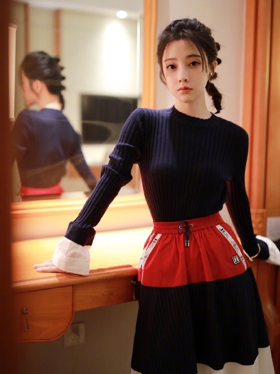 冯提莫公开择偶条件 曾被爆干爹千万包养