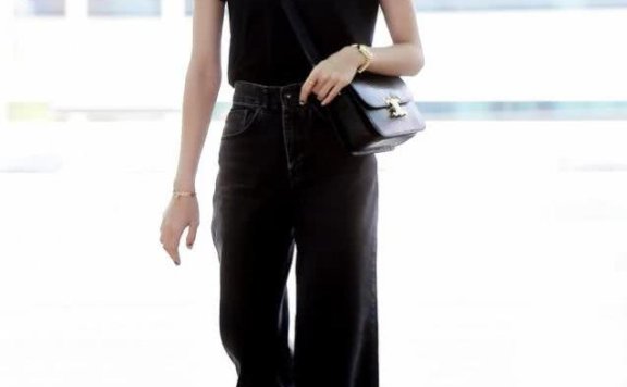 别人穿T恤就高级,你穿T恤婶味挥之不去,高级感这东西买得到吗?