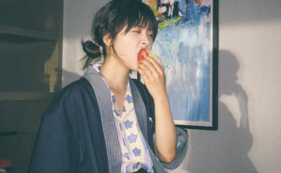 沈月花衬衣短裤搭配和服秀出小情调,御姐范渐显