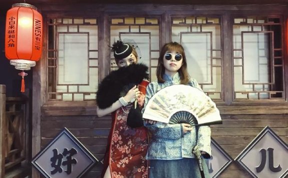 终于看到不P图不化妆的周扬青！穿旗袍88斤好丰满，真实美太高级