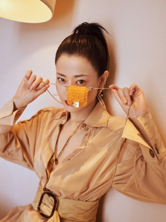 演《延禧攻略》走红却被爆隐婚生子,今谭卓穿豹纹装紧身裤自带女王范