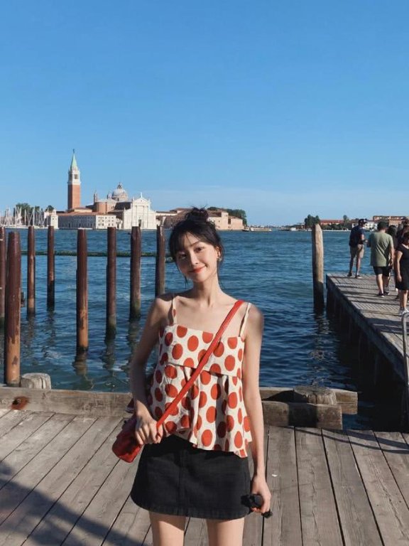 2020夏天穿这些少女感满满的甜美风搭配,元气还减龄