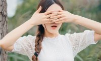描写爱情伤感的文案 爱情就是前人栽树后人乘凉