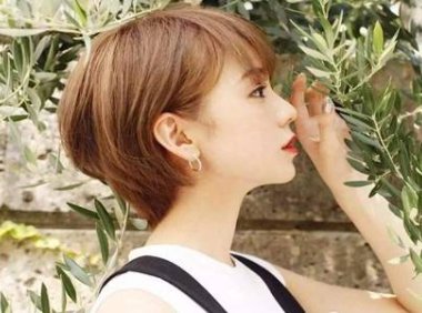 3、40岁女人短发发型，气质优雅的五款发型款式