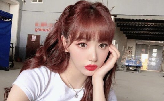 孔雪儿少女时期旧照流出,从小就是一张女团脸
