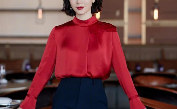 成熟女性超美职业装!陈数演绎精英职场风穿搭,干练优雅又有范儿