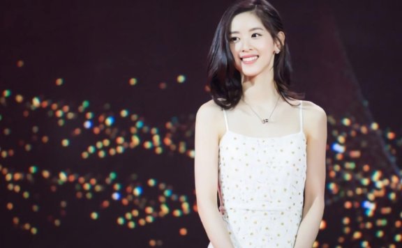 实力天份,外貌清纯,章泽天的美女学霸身份毋庸置疑