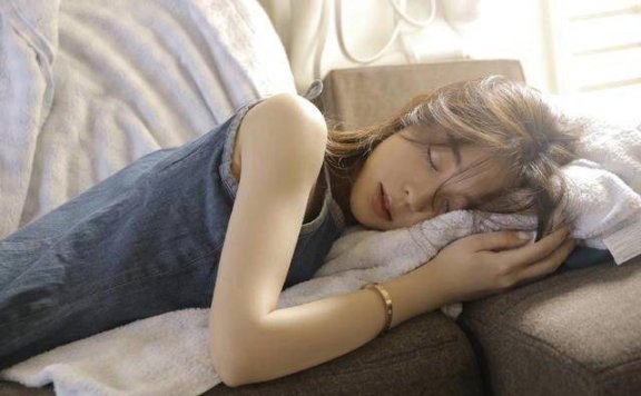 怎么从脸上看女人是否出轨 女人脸上这些细微变化要多注意