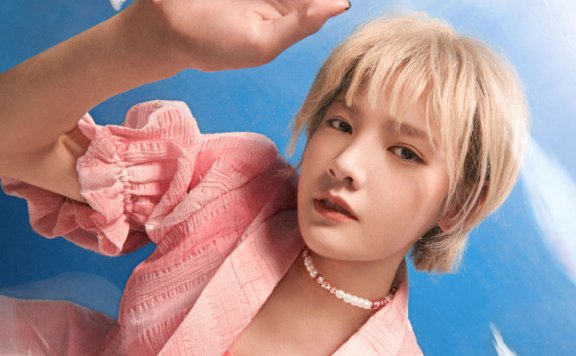 《创造营》大片上线,希林娜依·高丸子头抢镜,赵粤刘梦短发惊艳