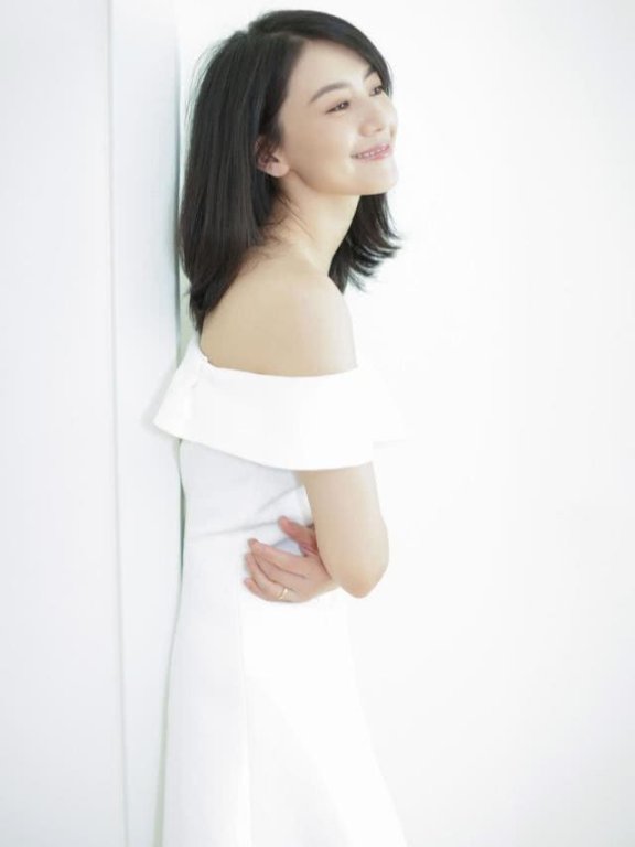 高圆圆裙子从来不穿基本款,却美的像仙女