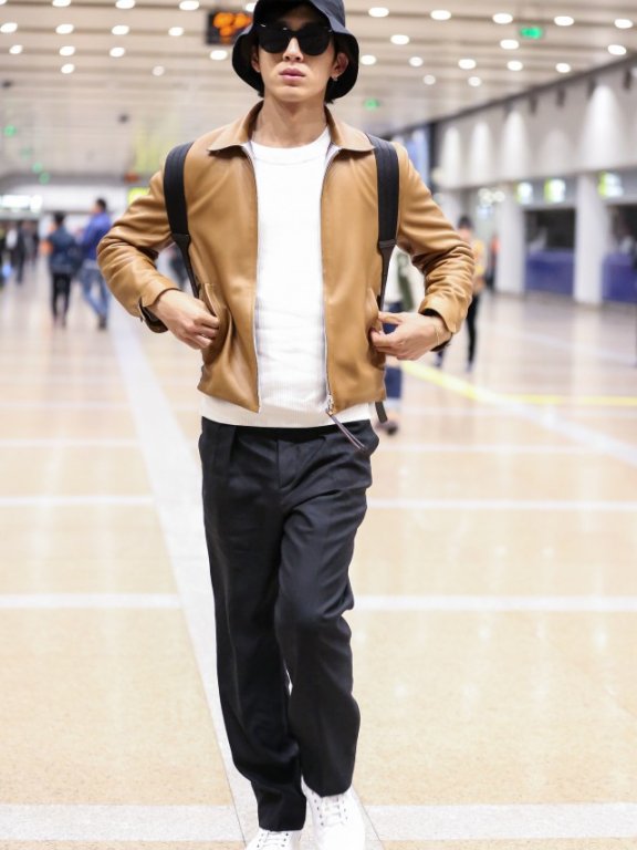 如何帅气的戴帽子,会戴帽子戴男生更帅气