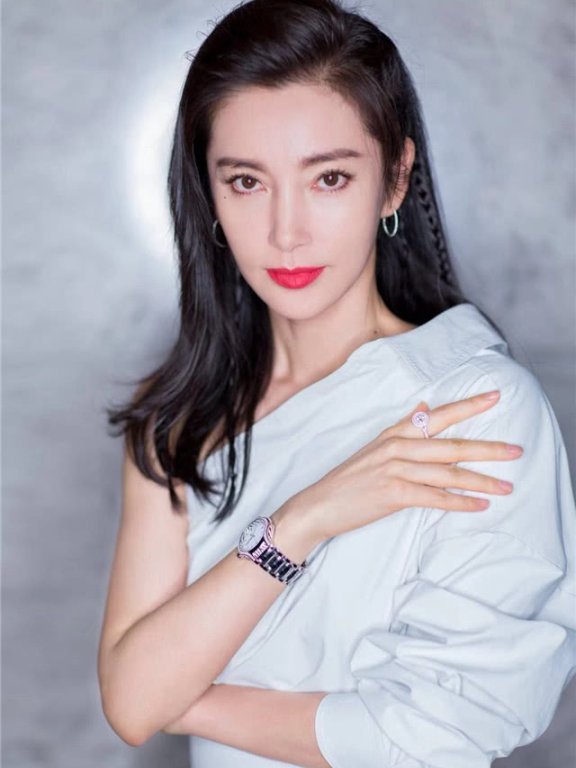 女人戴手镯还是手表好看?这3个理由告诉你,戴错很尴尬!