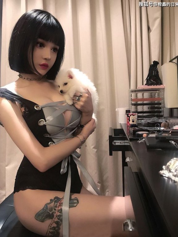 中国真人版芭比娃娃Kinashen 黑色异域风情造型！