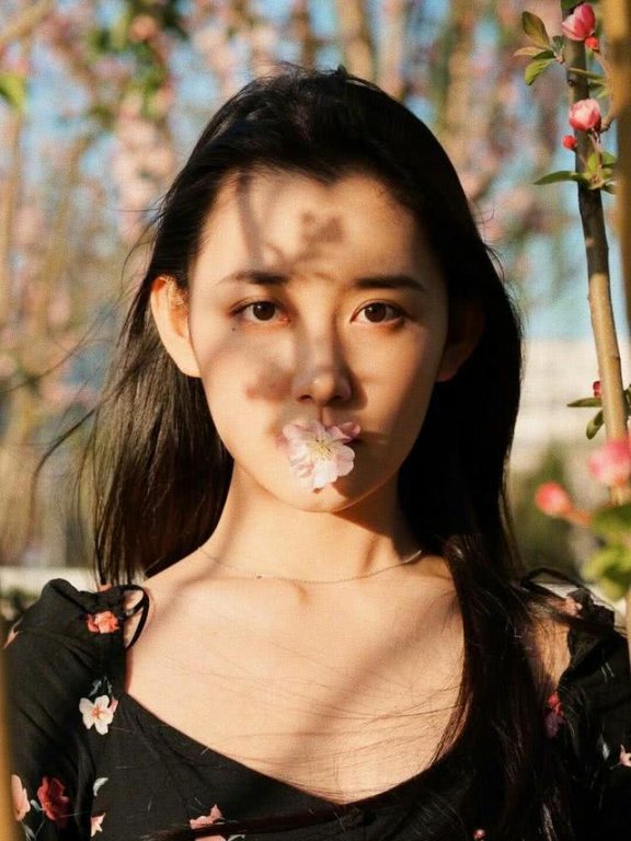 蒋依依教你夏天穿的简约又好看,时尚感满满